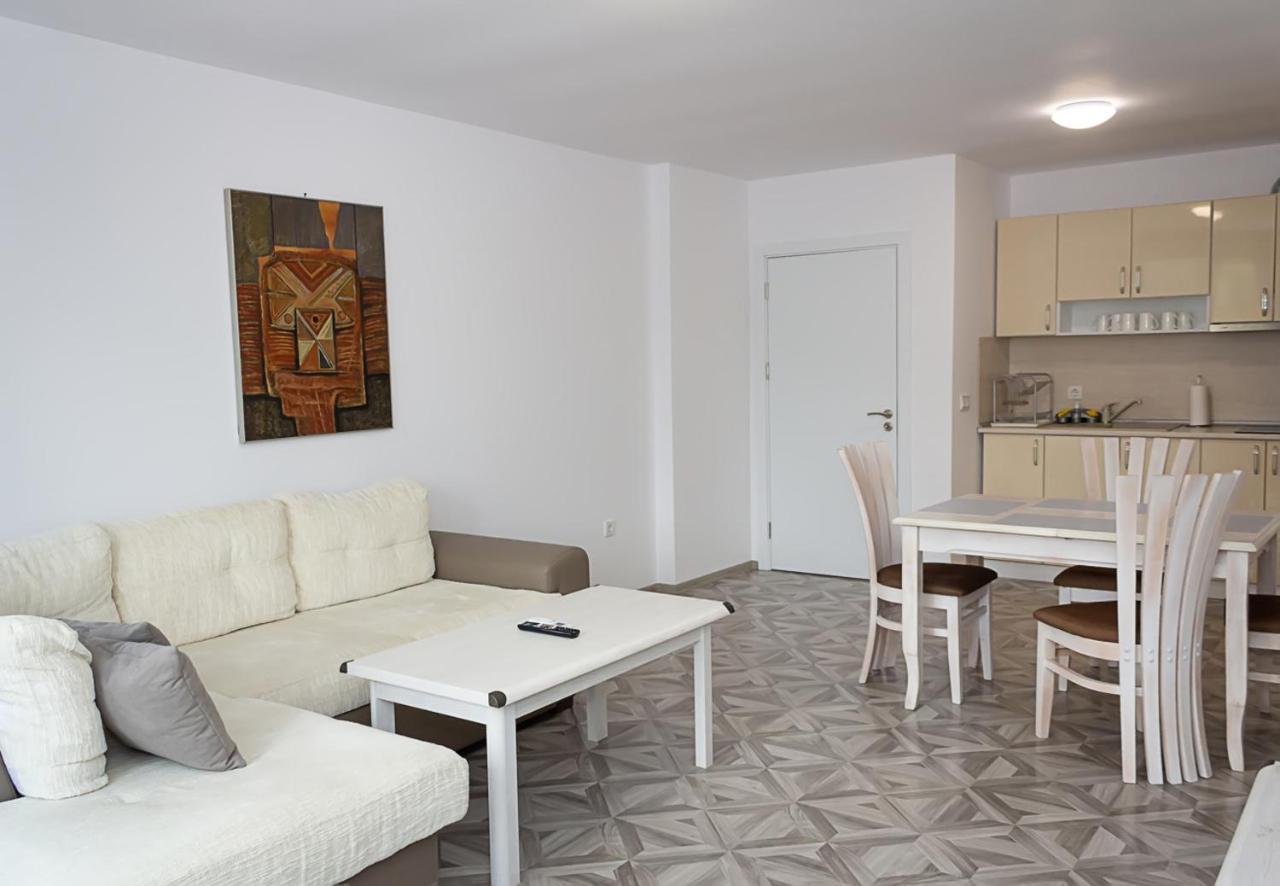 Apartment Lilia Kavarna Exterior photo